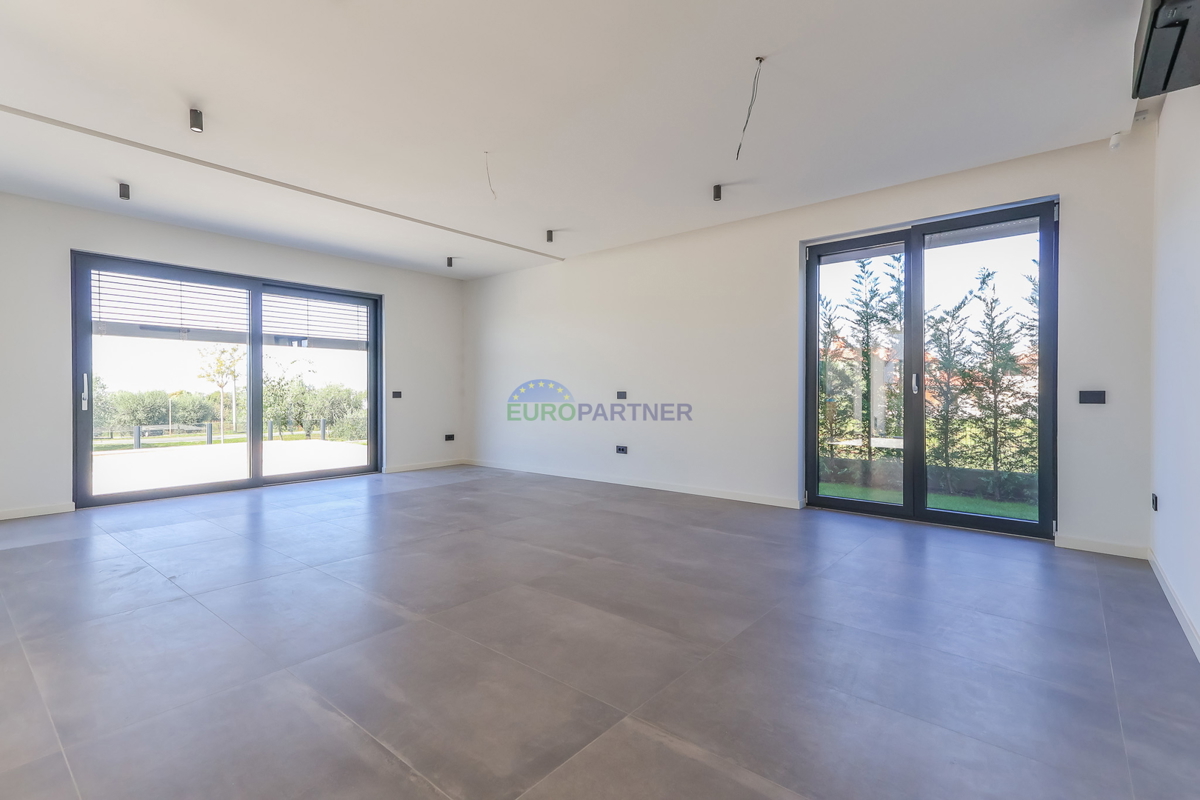 Samostojna luksuzna vila s pogledom na morje