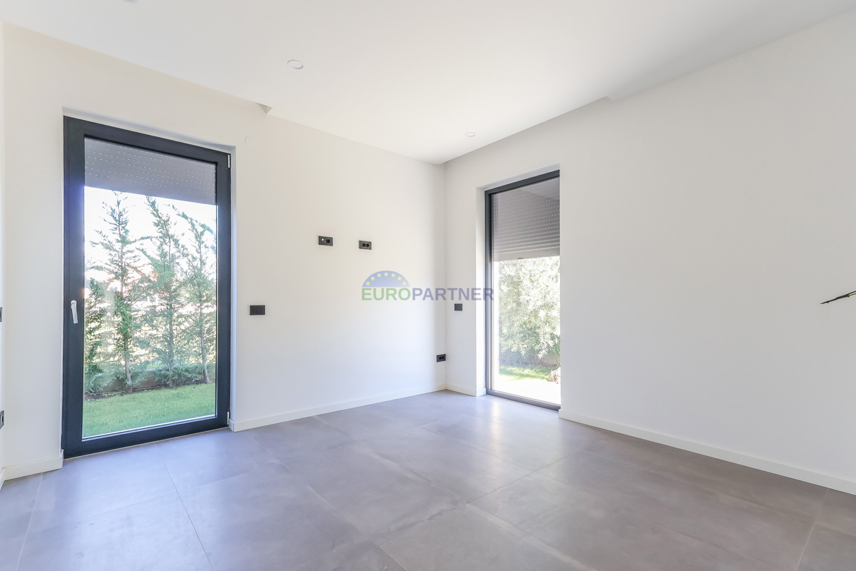 Samostojna luksuzna vila s pogledom na morje