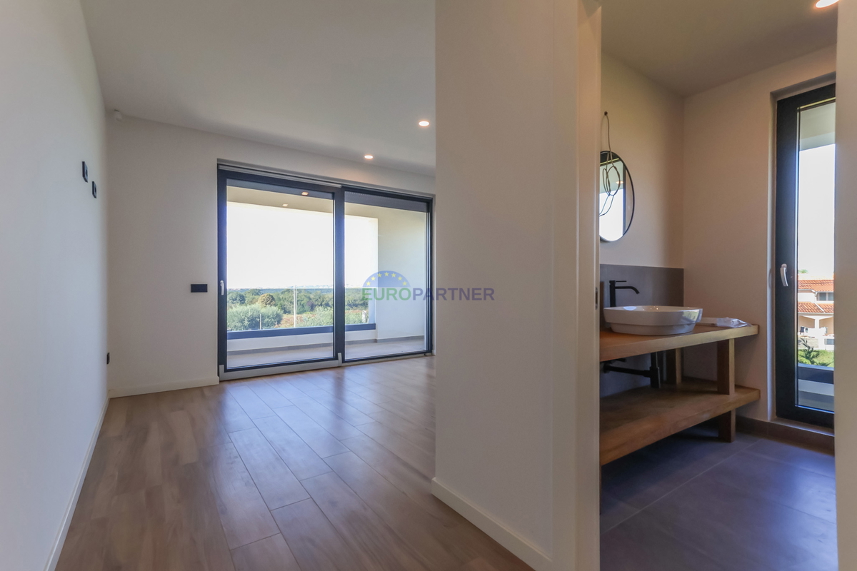 Samostojna luksuzna vila s pogledom na morje