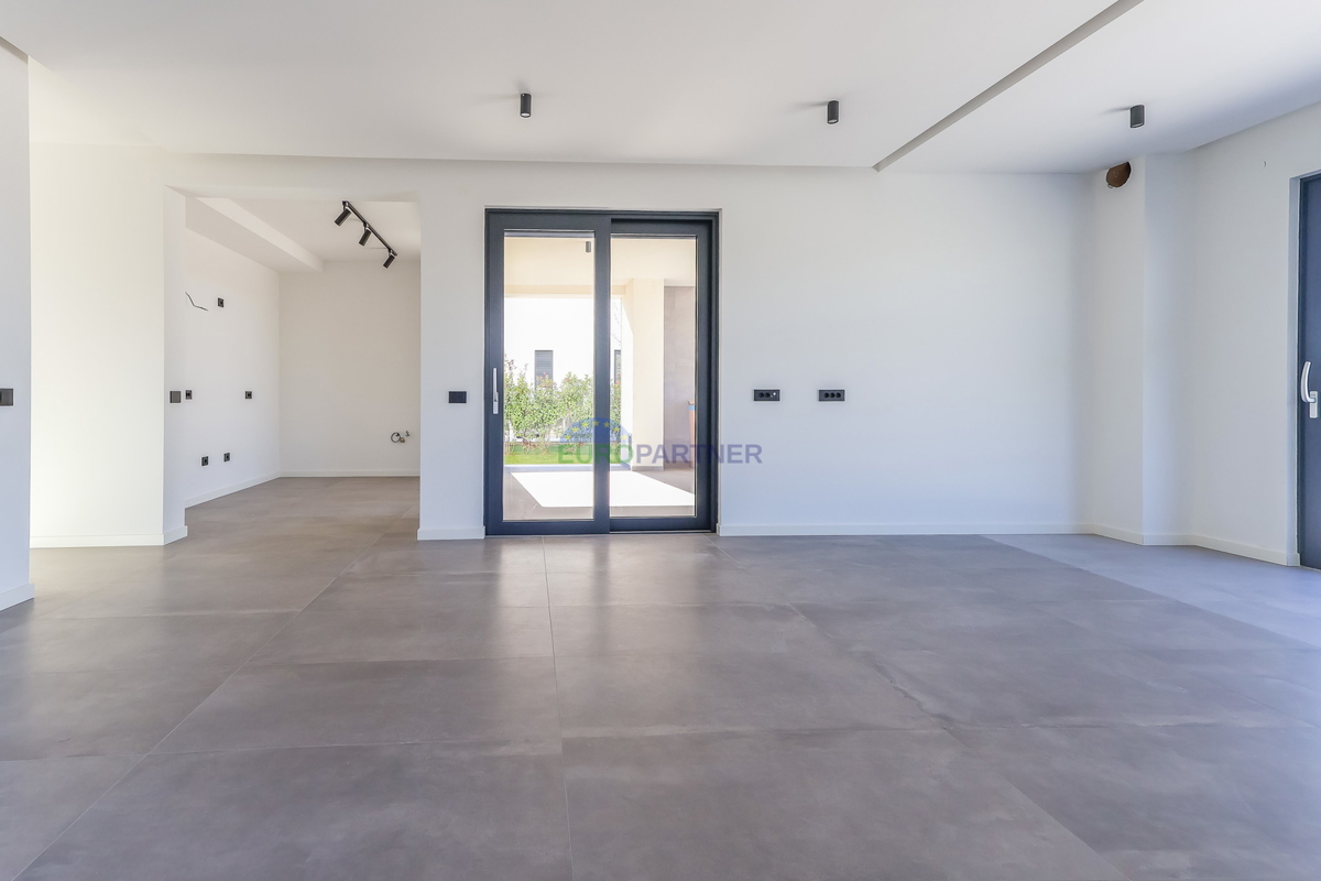 Samostojna luksuzna vila s pogledom na morje