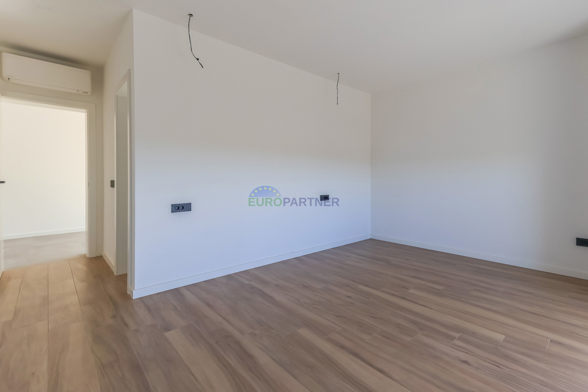 Samostojna luksuzna vila s pogledom na morje