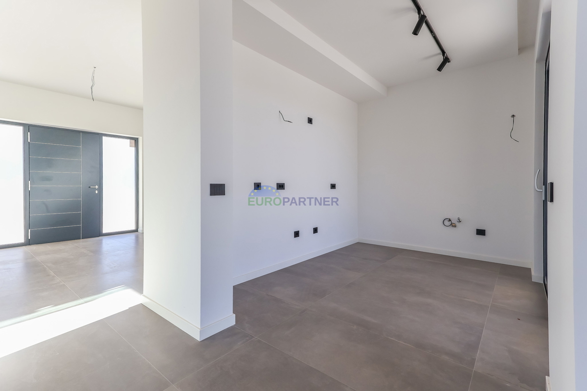 Samostojna luksuzna vila s pogledom na morje