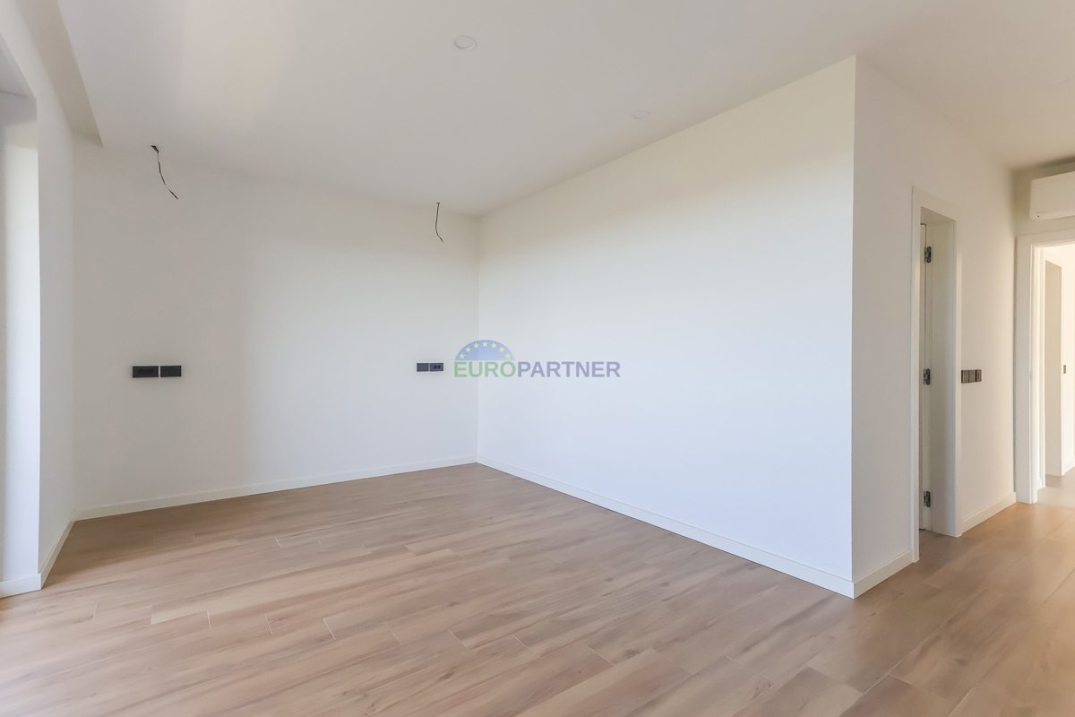 Samostojna luksuzna vila s pogledom na morje