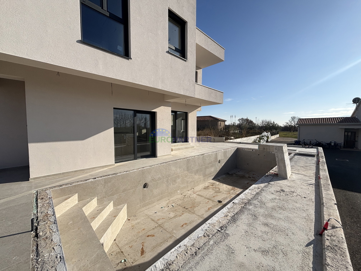 Istra, okolica Poreča, prekrasna moderna kuća s pogledom na morje