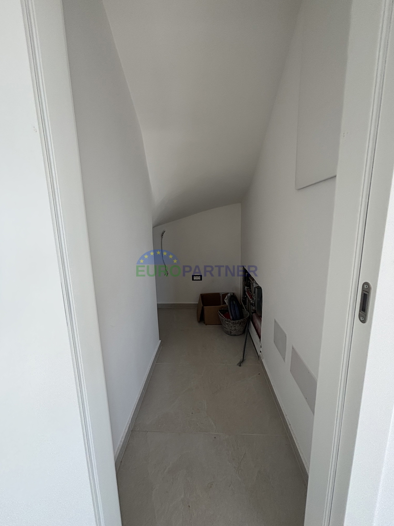 Istra, okolica Poreča, prekrasna moderna kuća s pogledom na morje