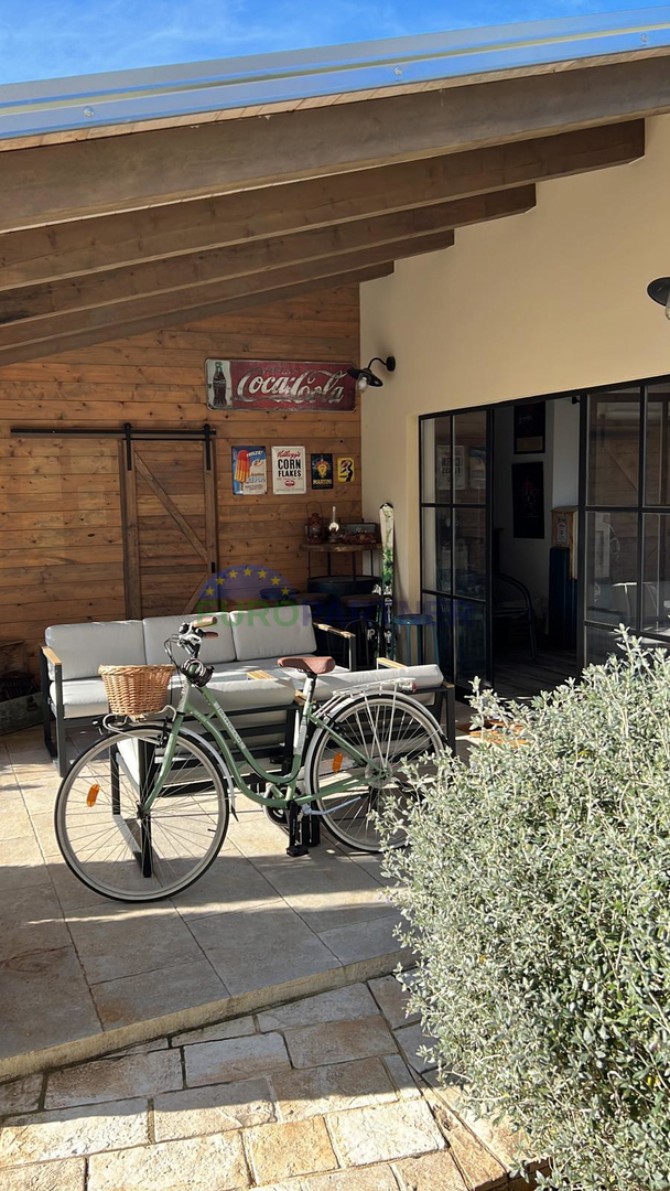 Istra, Svetvičenat, prekrasna hiša s bazenom