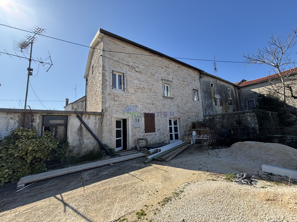 Istra, Rovinj, čudovita kamnita hiša v okolici Rovinja