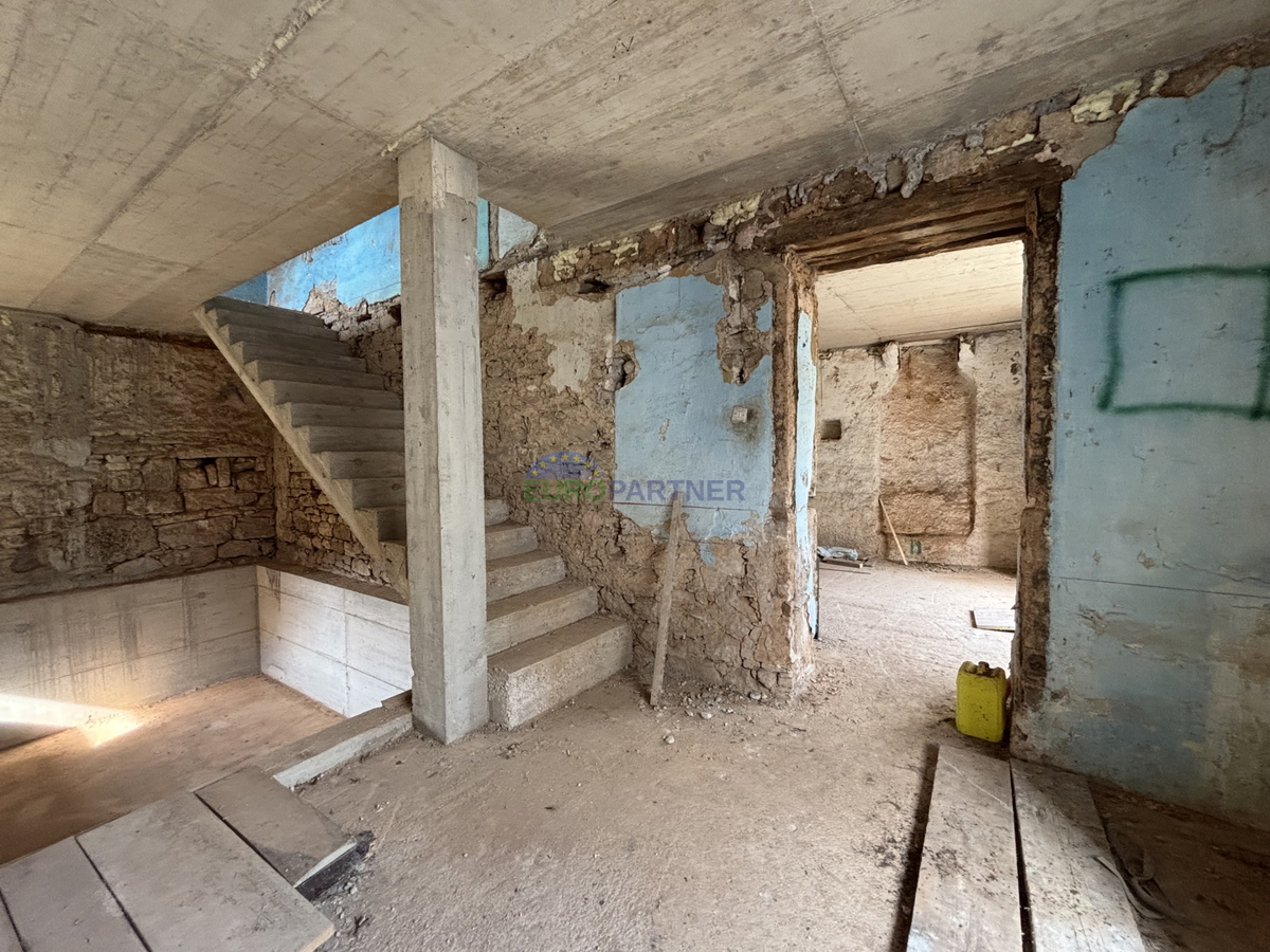 Istra, Vižinada, kamnita lepotica, ki čaka na dokončanje po vaši želji