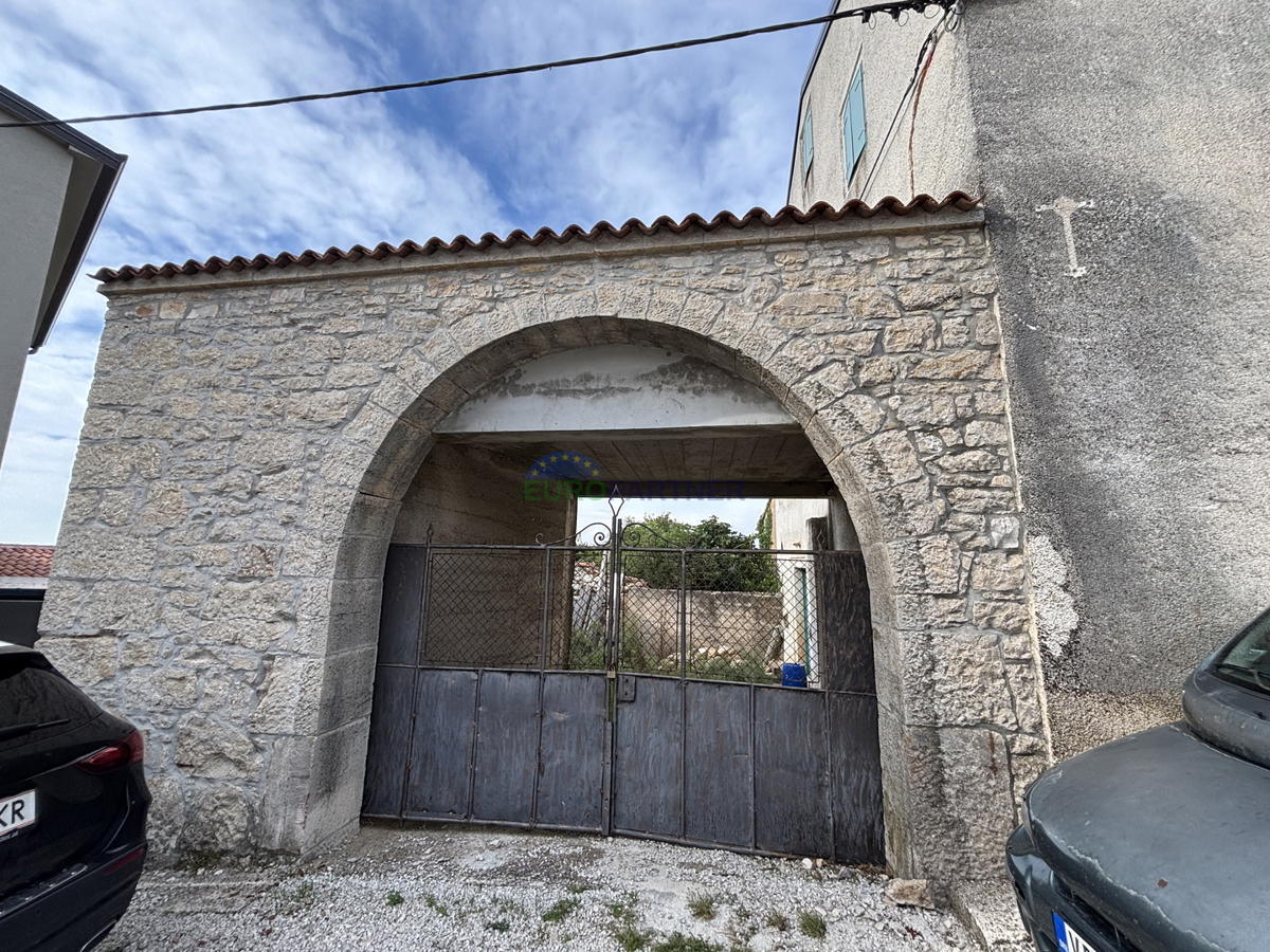 Istra, Vižinada, kamnita lepotica, ki čaka na dokončanje po vaši želji