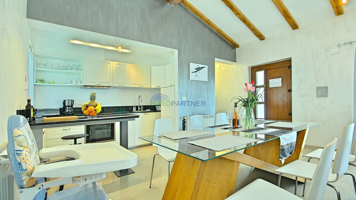 Istra, Novigrad, vila z bazenom na odlični lokaciji