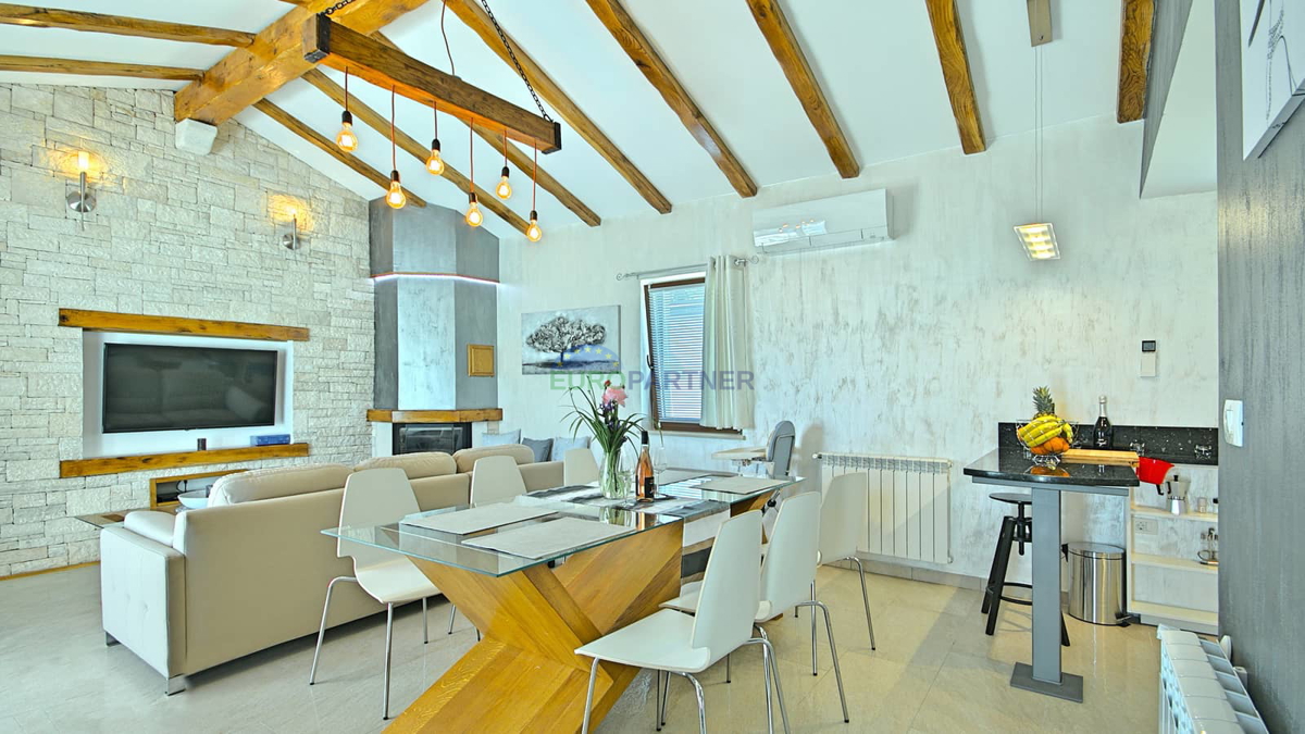 Istra, Novigrad, vila z bazenom na odlični lokaciji