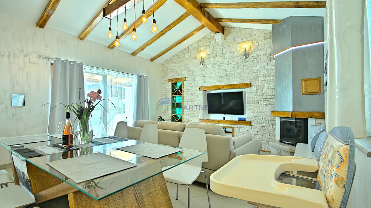 Istra, Novigrad, vila z bazenom na odlični lokaciji