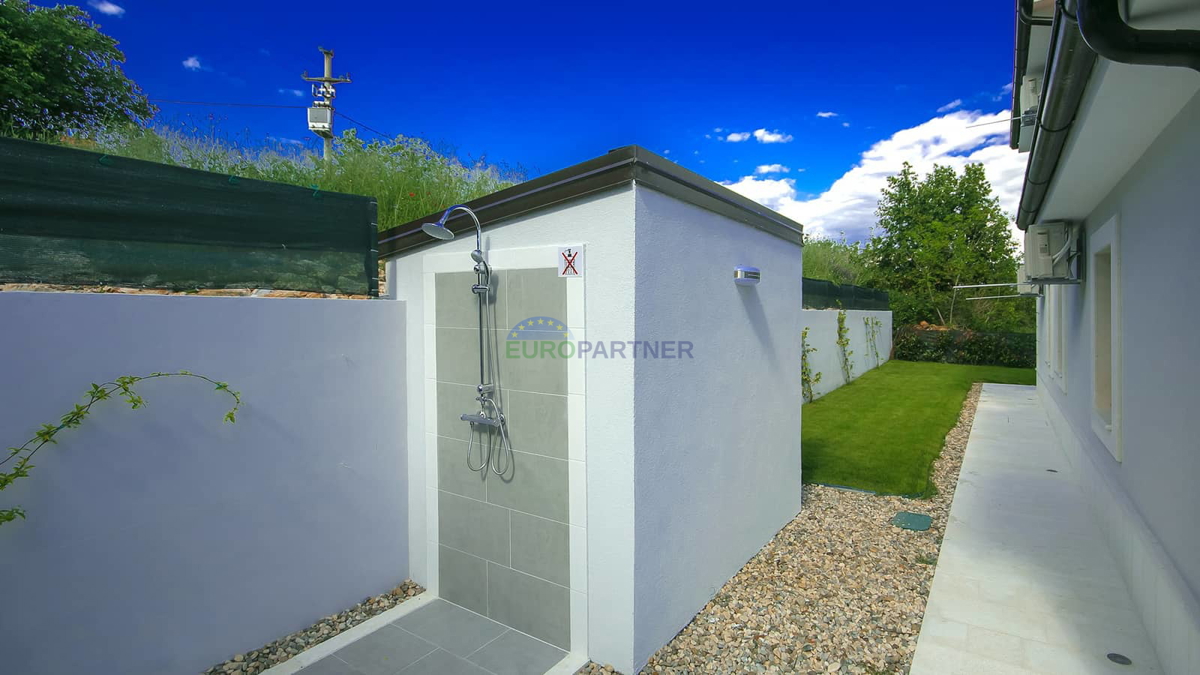 Istra, Novigrad, vila z bazenom na odlični lokaciji