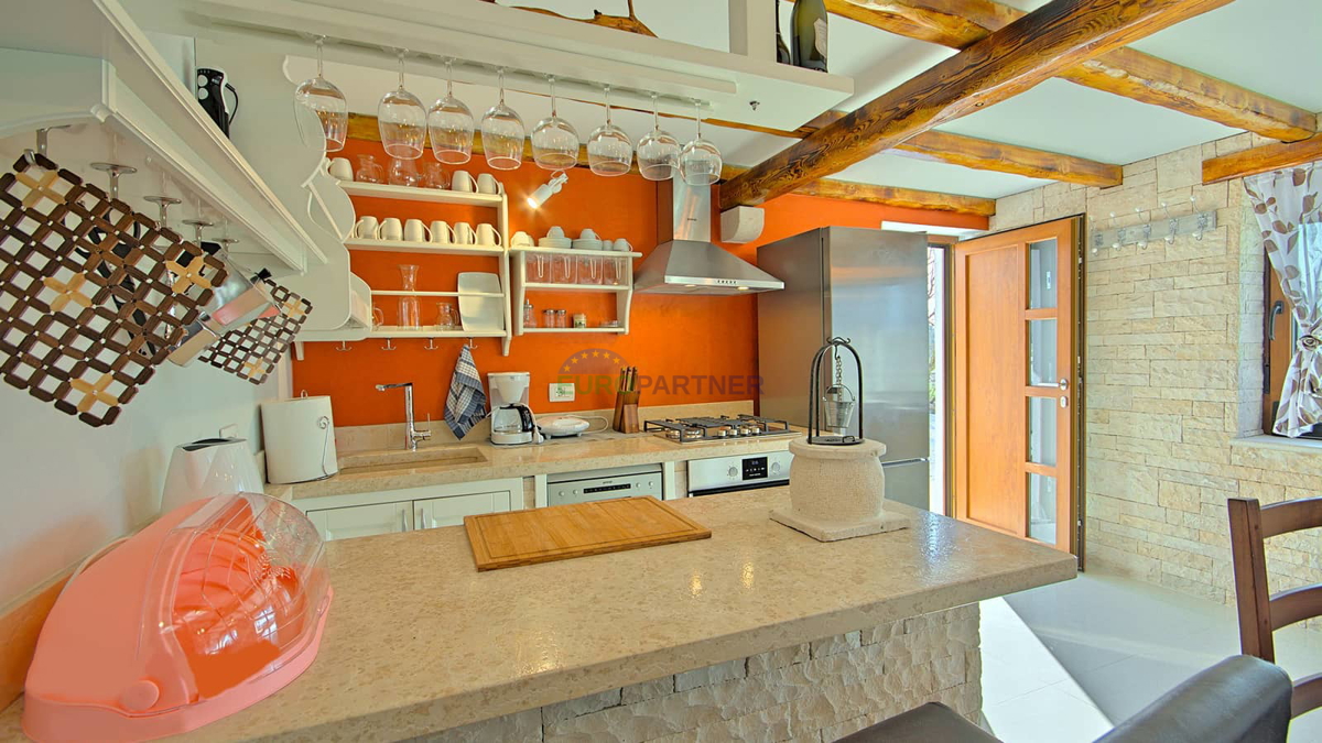 Istra, Novigrad, vila z bazenom na odlični lokaciji