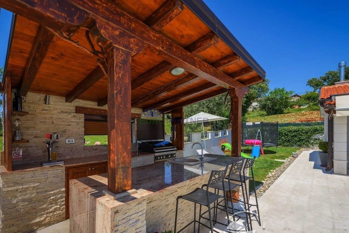 Istra, Novigrad, vila z bazenom na odlični lokaciji