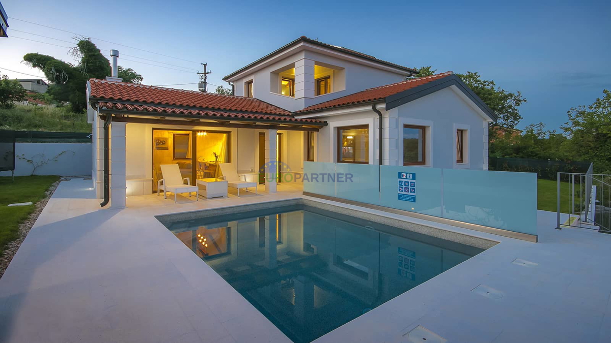 Istra, Novigrad, vila z bazenom na odlični lokaciji