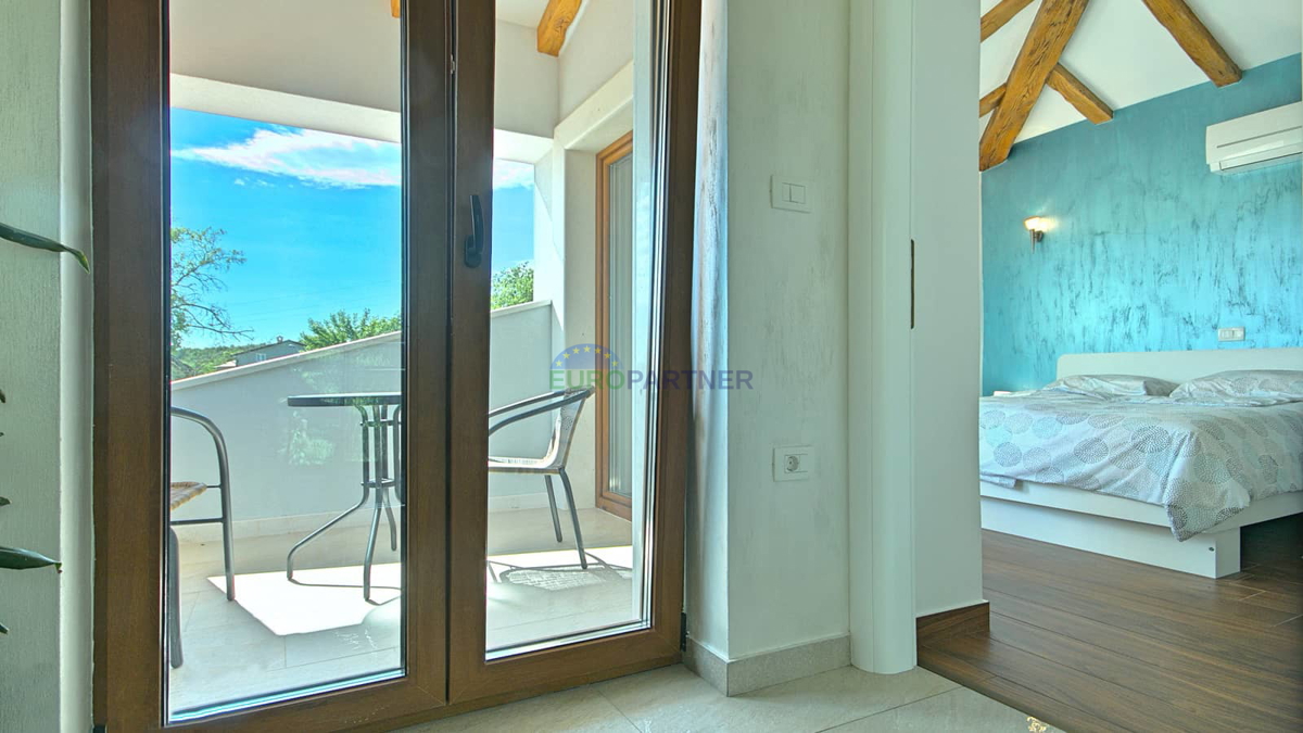 Istra, Novigrad, vila z bazenom na odlični lokaciji