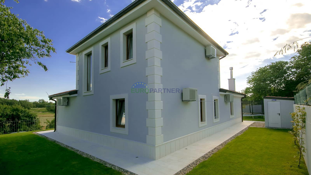 Istra, Novigrad, vila z bazenom na odlični lokaciji