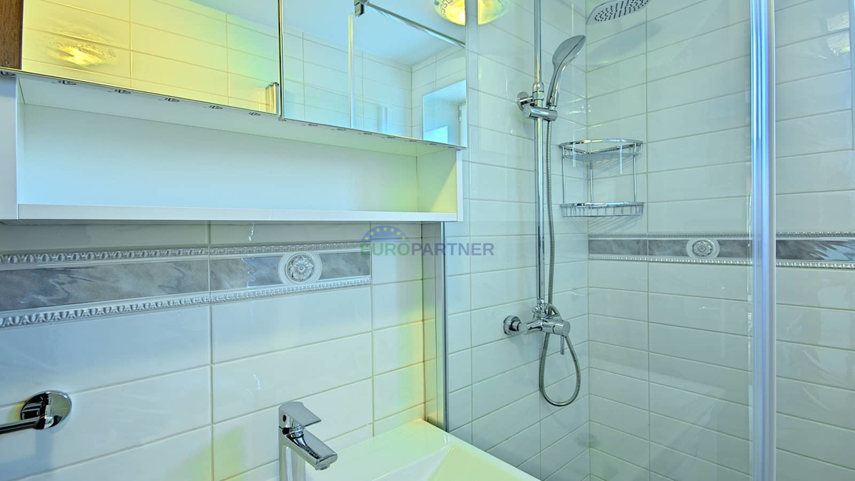 Istra, Novigrad, vila z bazenom na odlični lokaciji