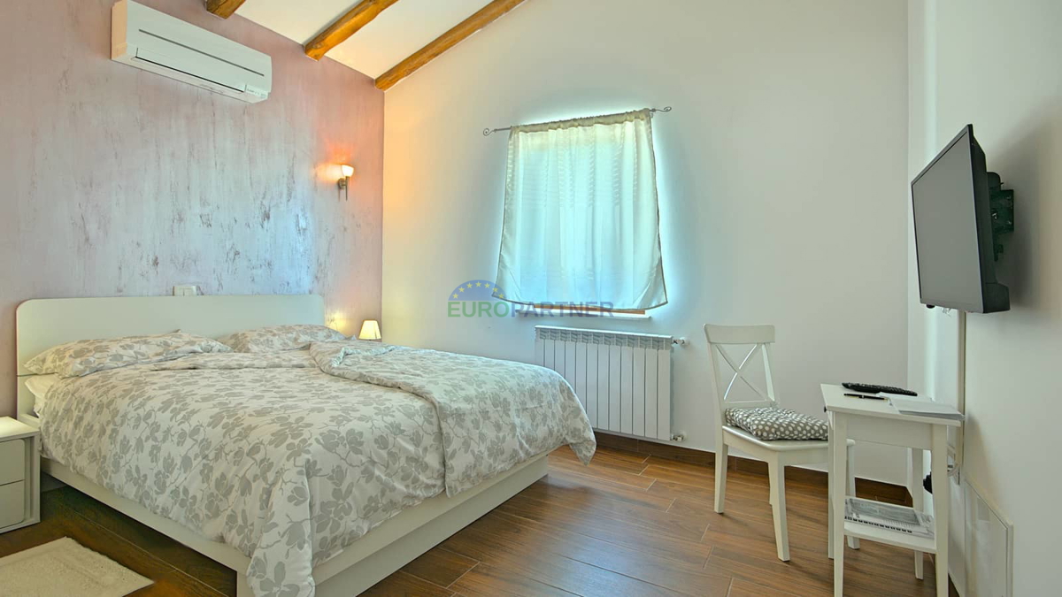 Istra, Novigrad, vila z bazenom na odlični lokaciji