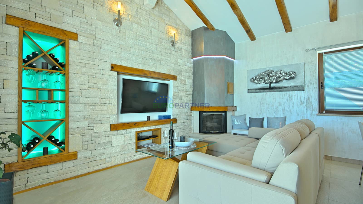 Istra, Novigrad, vila z bazenom na odlični lokaciji