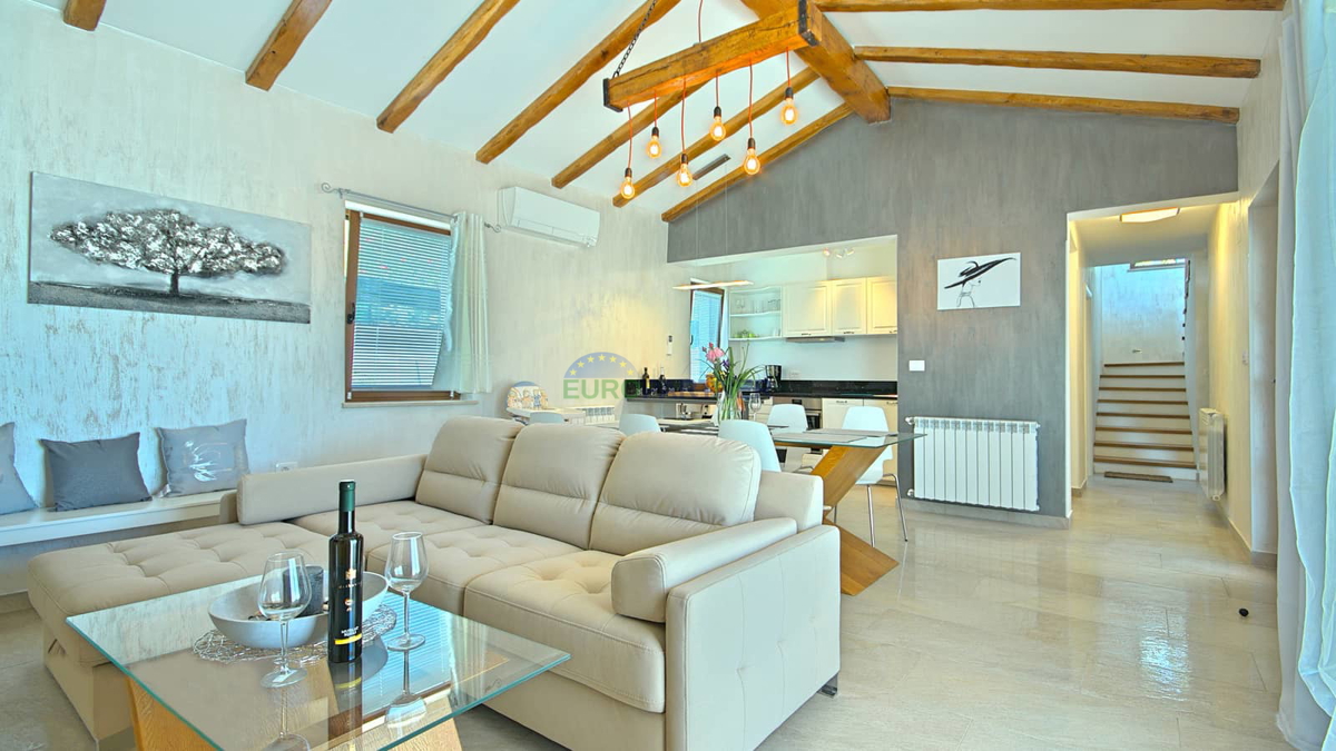 Istra, Novigrad, vila z bazenom na odlični lokaciji