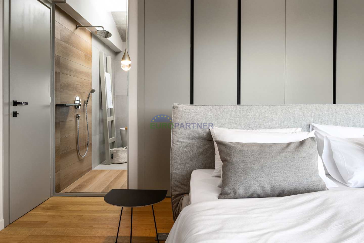 Moderna vila s pogledom na morje, Poreč, 900 m od morja