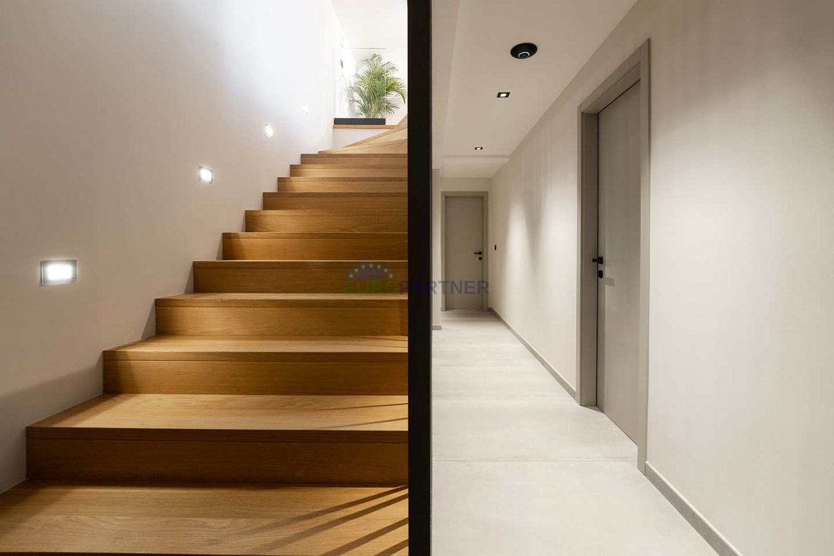 Moderna vila s pogledom na morje, Poreč, 900 m od morja