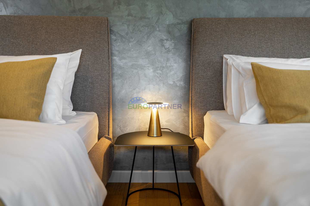 Moderna vila s pogledom na morje, Poreč, 900 m od morja