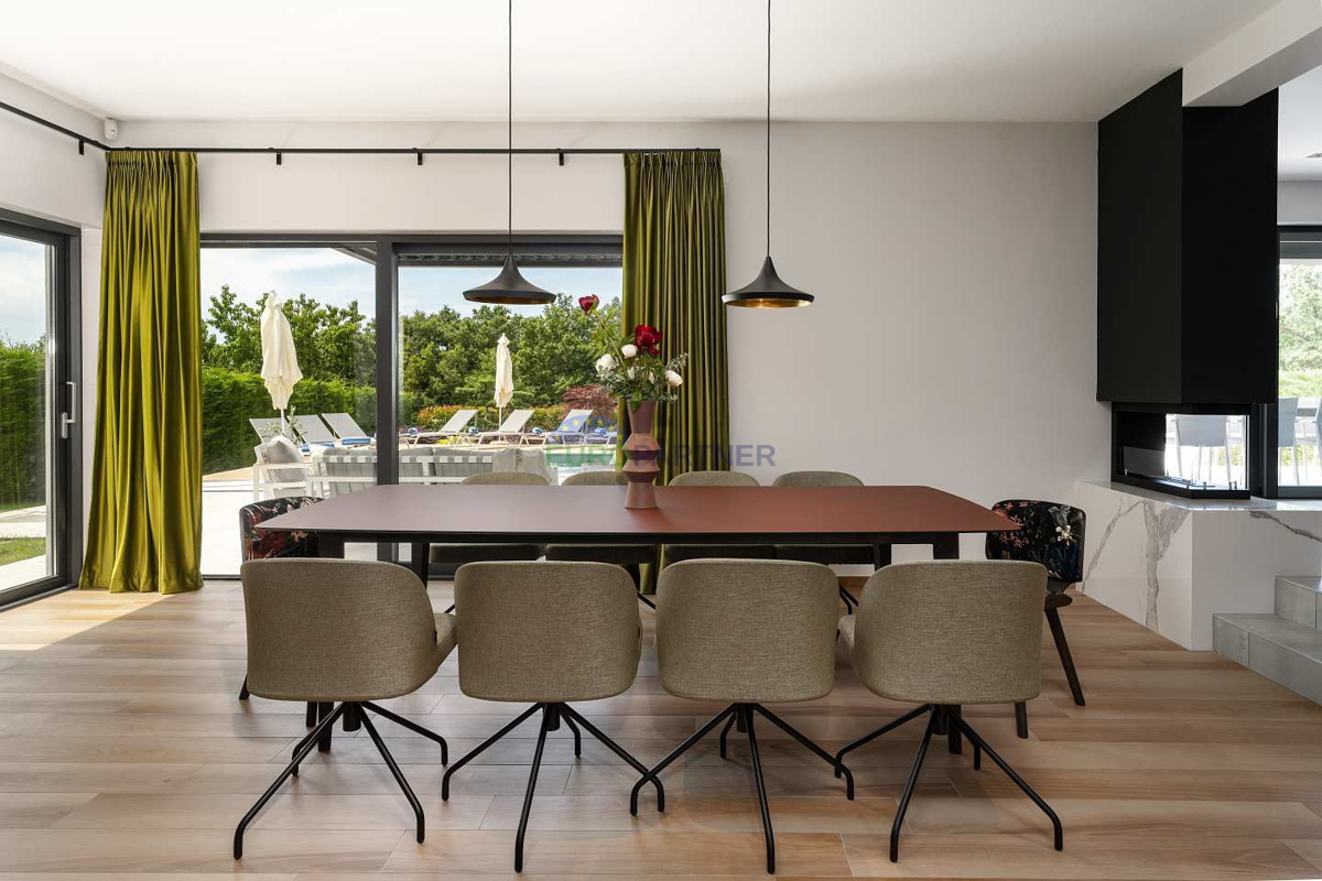 Moderna vila s pogledom na morje, Poreč, 900 m od morja