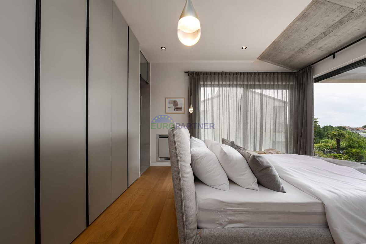 Moderna vila s pogledom na morje, Poreč, 900 m od morja