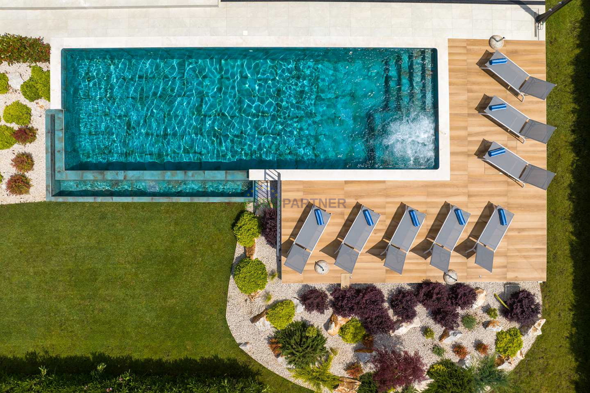 Moderna vila s pogledom na morje, Poreč, 900 m od morja