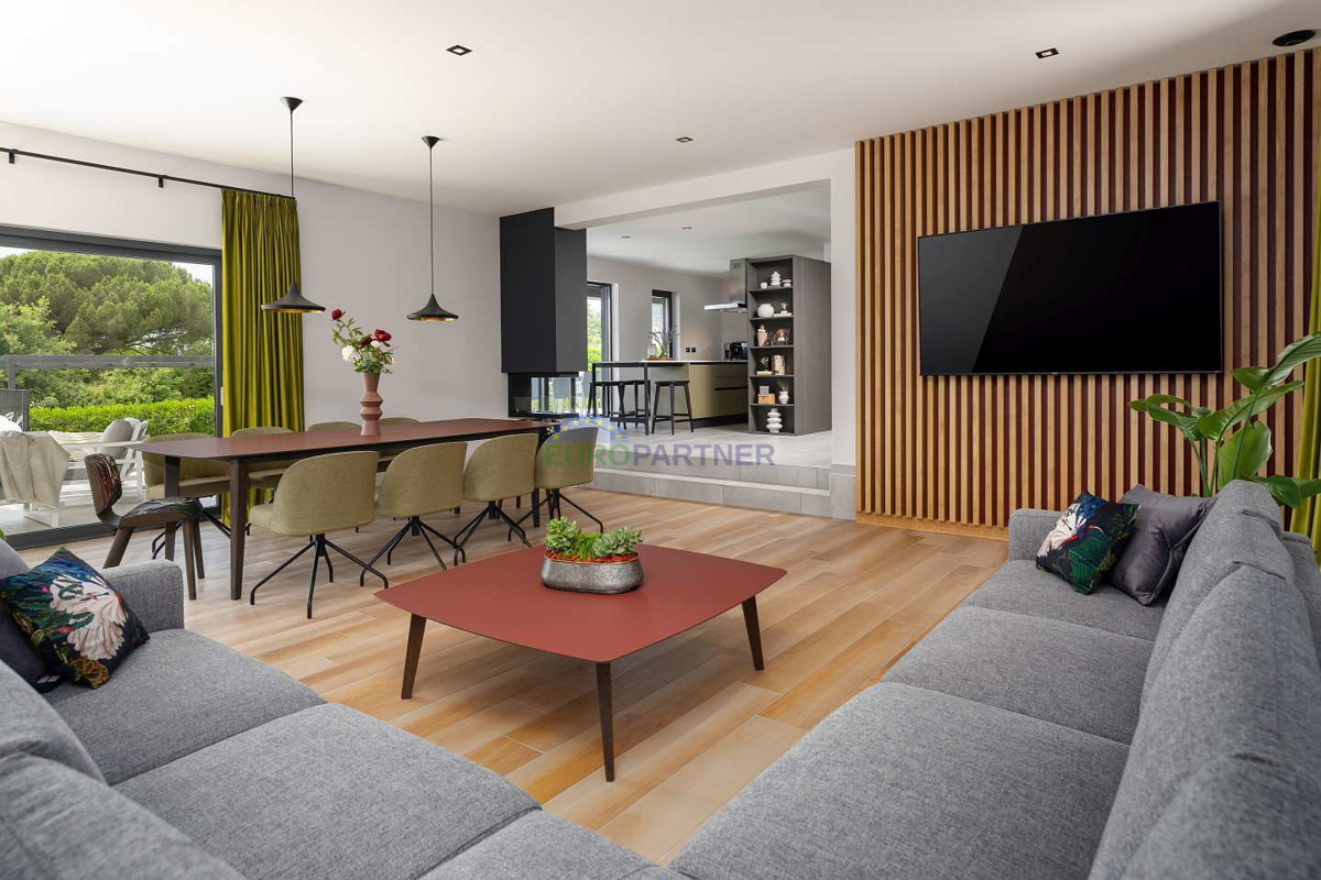 Moderna vila s pogledom na morje, Poreč, 900 m od morja