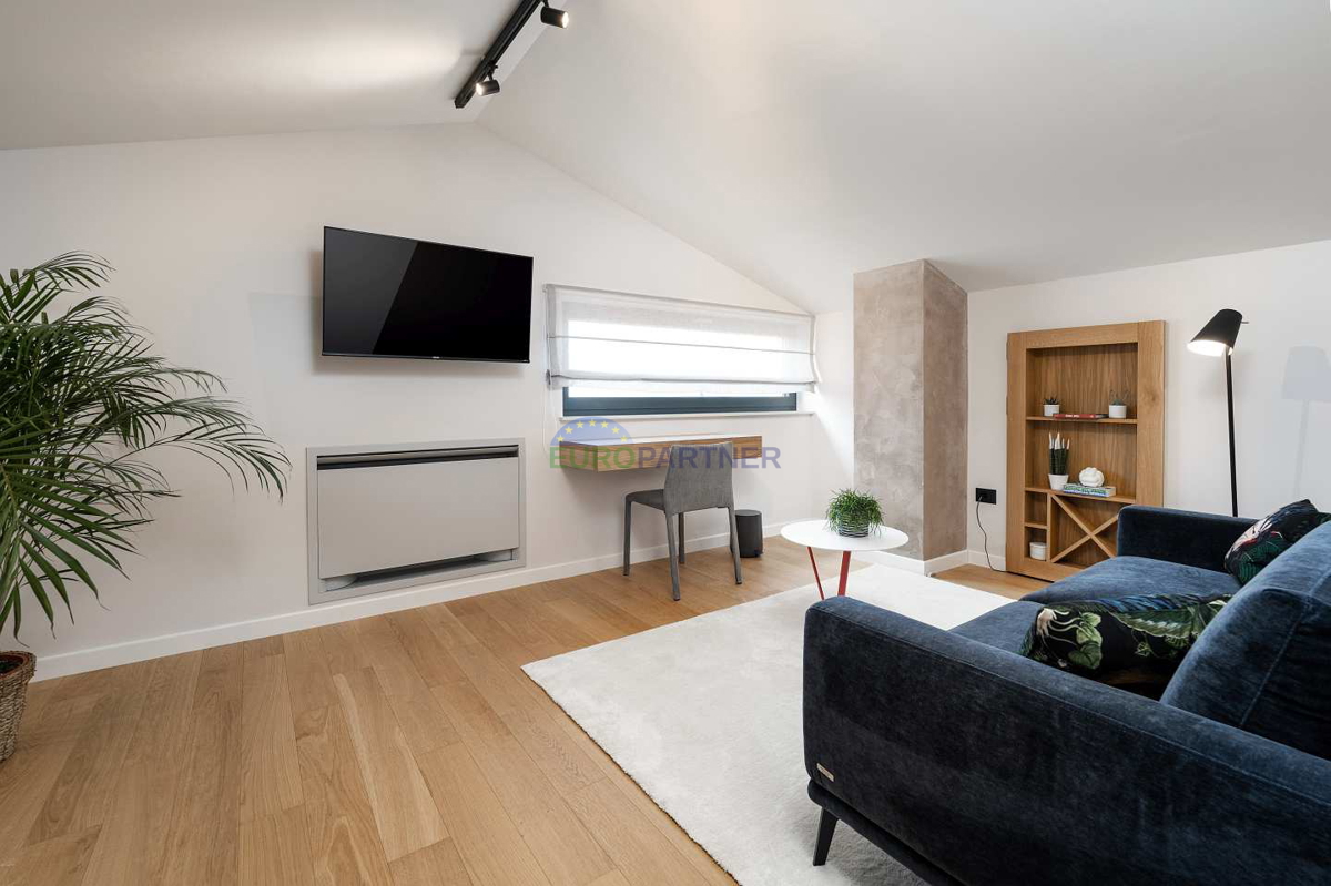 Moderna vila s pogledom na morje, Poreč, 900 m od morja