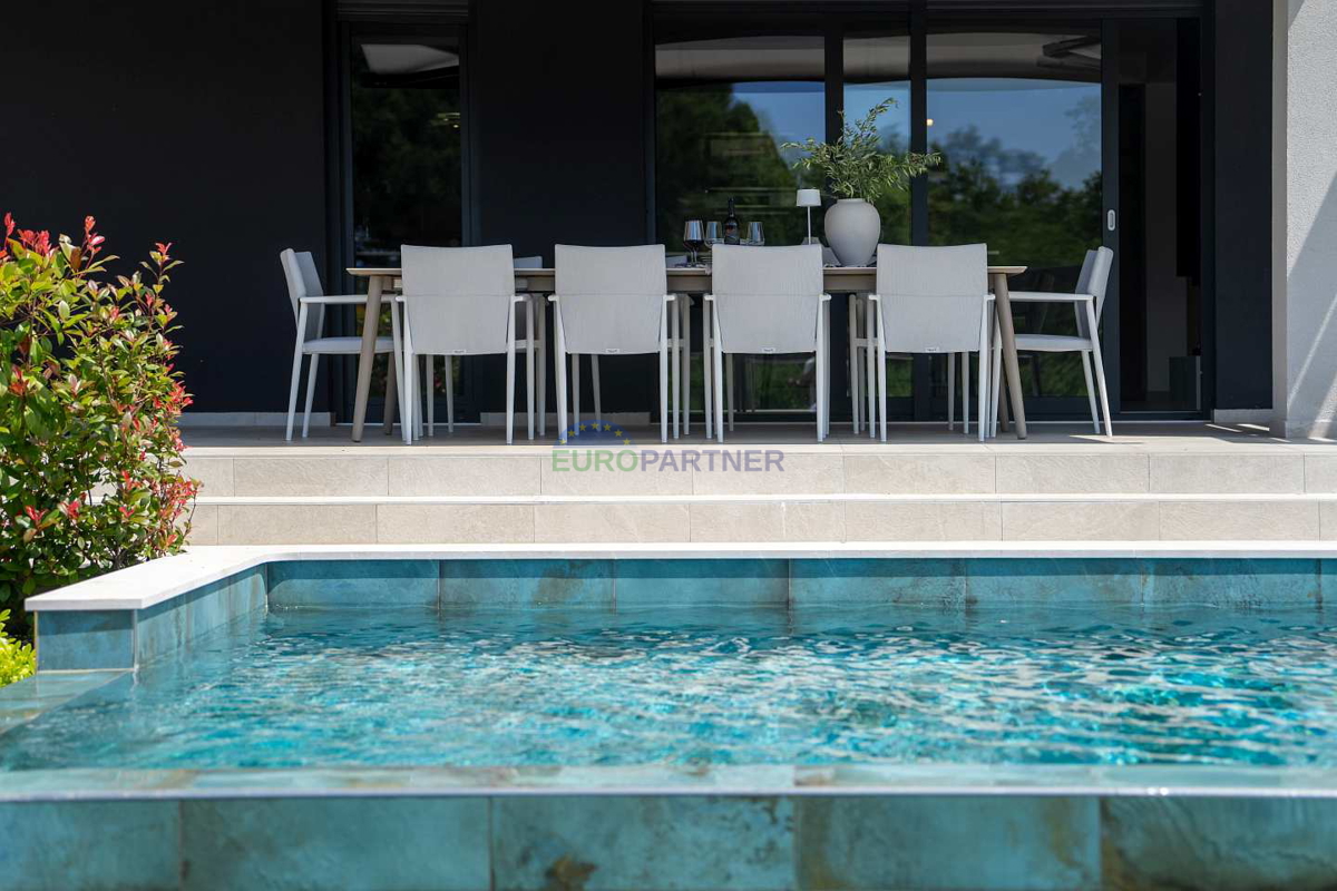 Moderna vila s pogledom na morje, Poreč, 900 m od morja