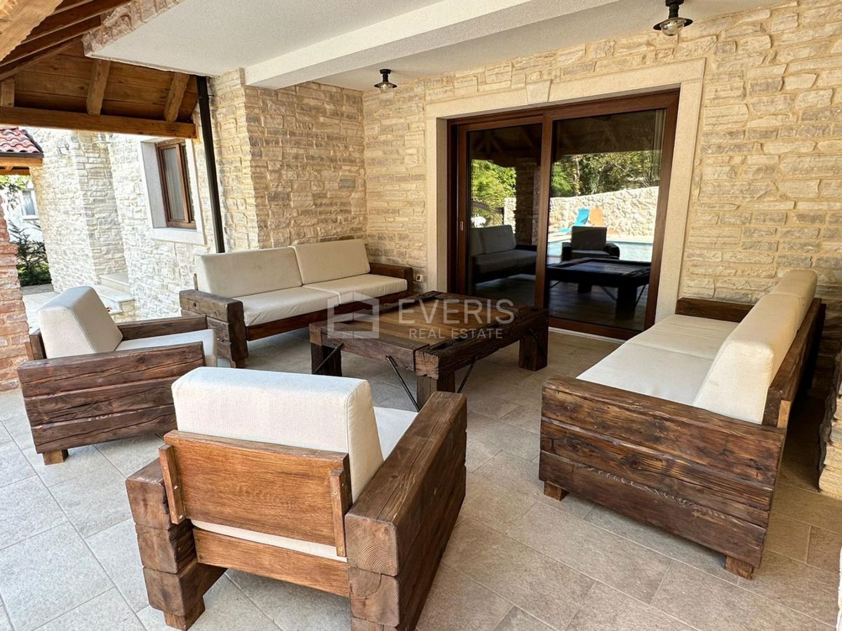 Hlapa, Dobrinj, 220m2