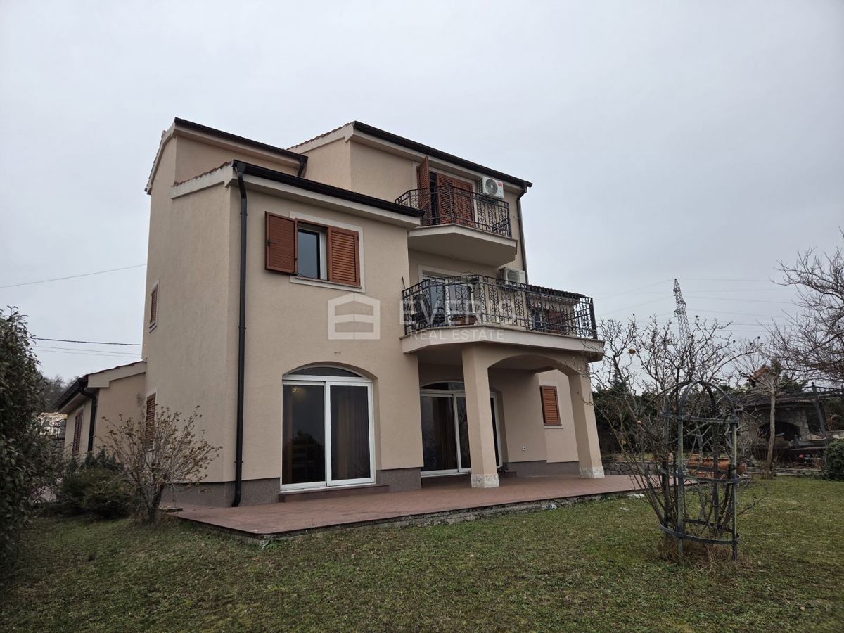 Marinići, Viškovo, 350m2