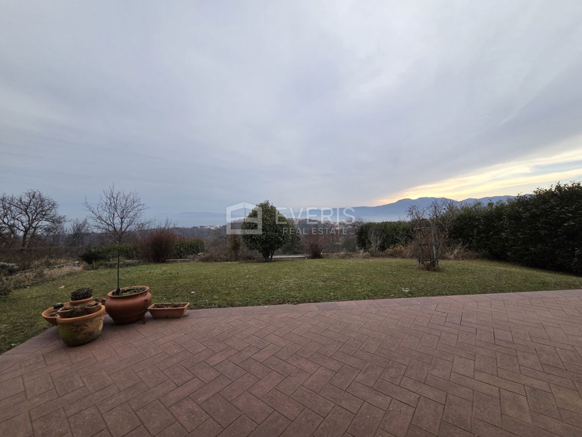 Marinići, Viškovo, 350m2