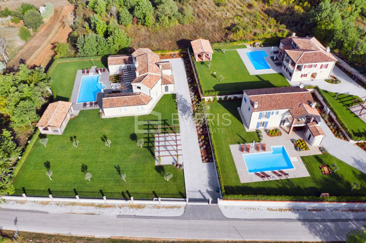 Tinjan, 248,90m2