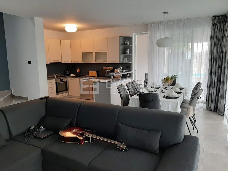 Ičići, Opatija - Okolica, 180m2