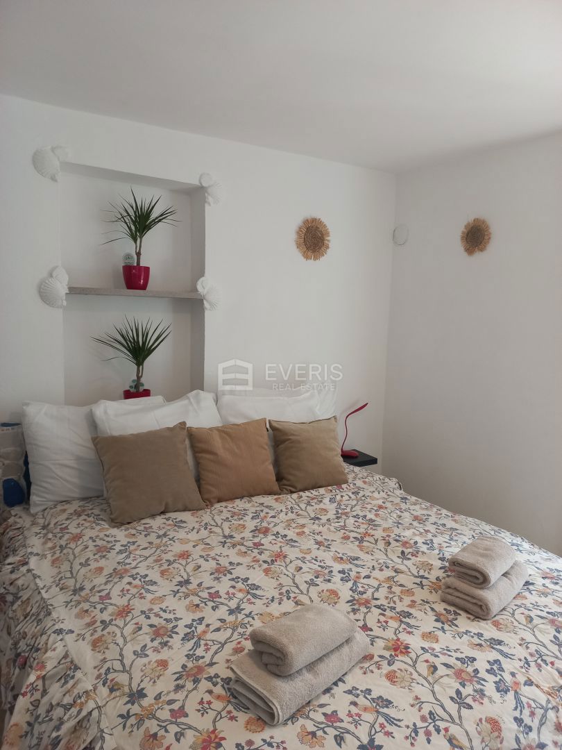 Mošćenička Draga, hiša s 4 stanovanji, pogledom na morje in vrtom