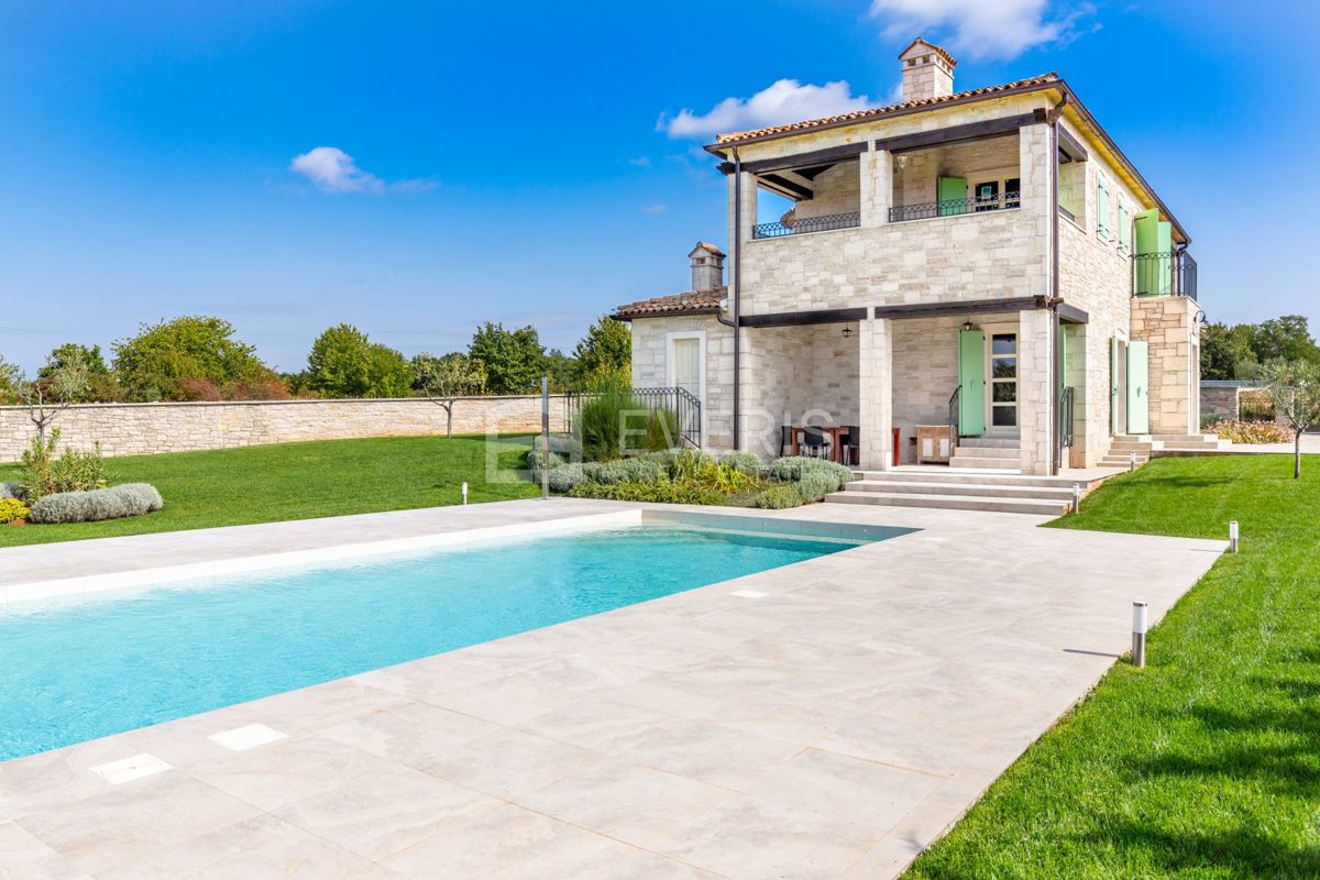 Radetići, Tinjan, 175,95m2