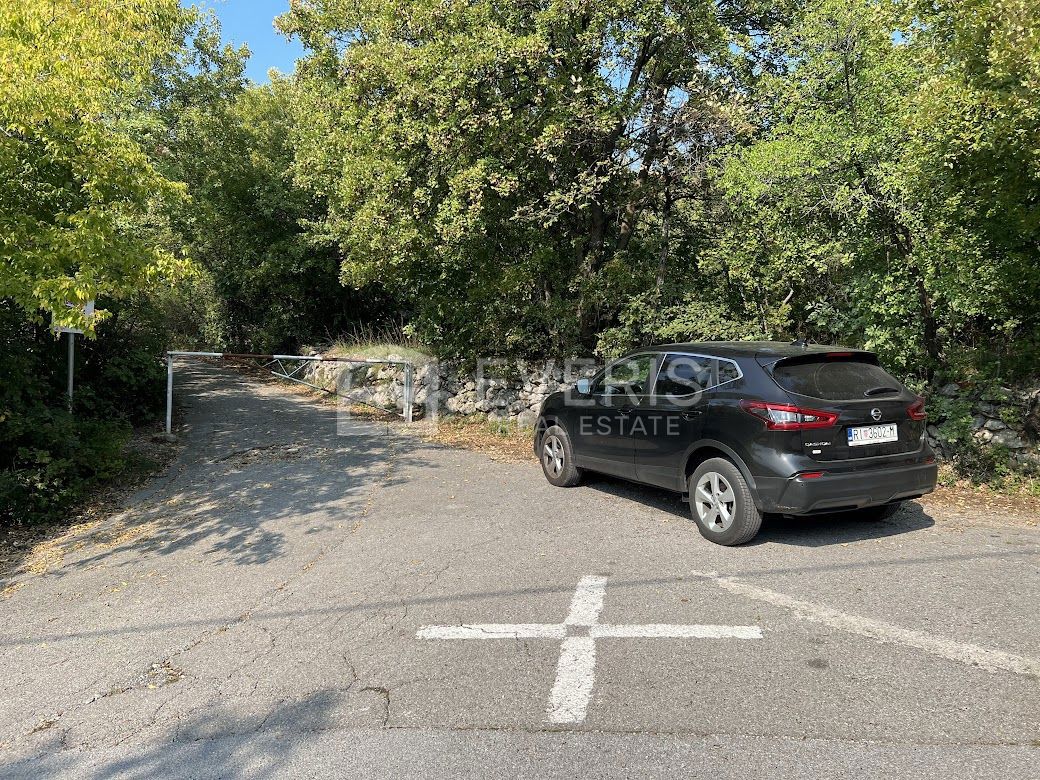 Rijeka, Bivio, nad hotelom Hilton Costabella, 1.335m2