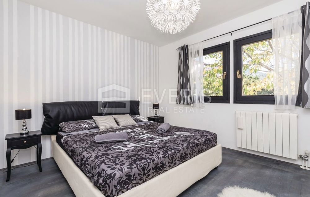 Pobri, Opatija - Okolica, 150m2