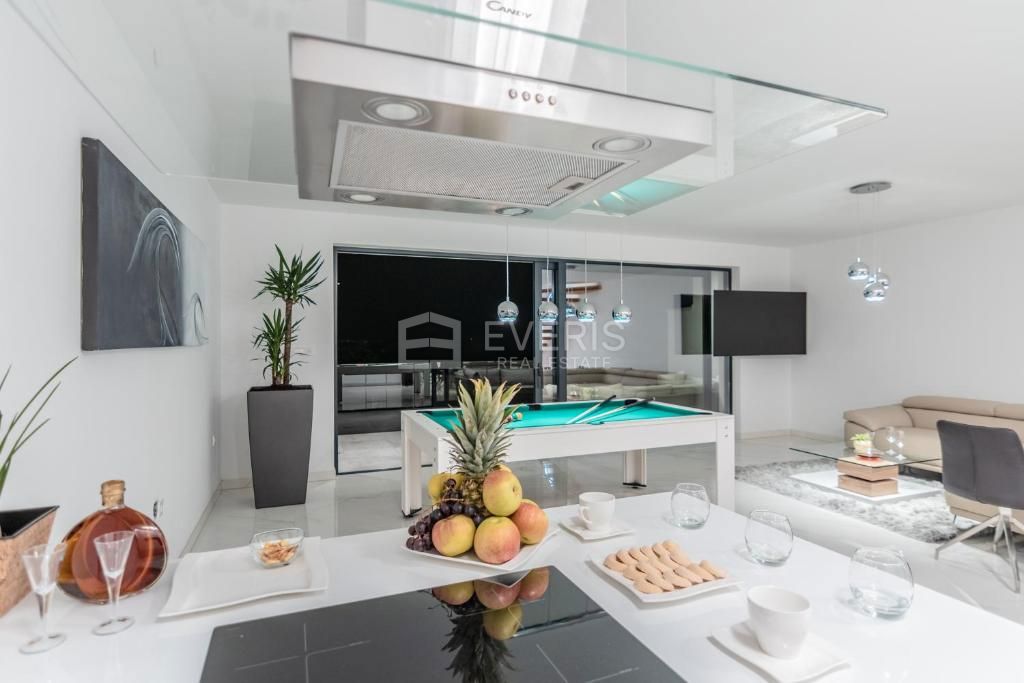 Pobri, Opatija - Okolica, 220m2