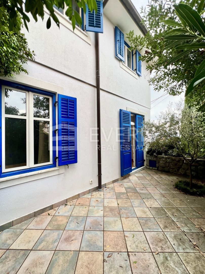 Pobri, Opatija - Okolica, 369m2