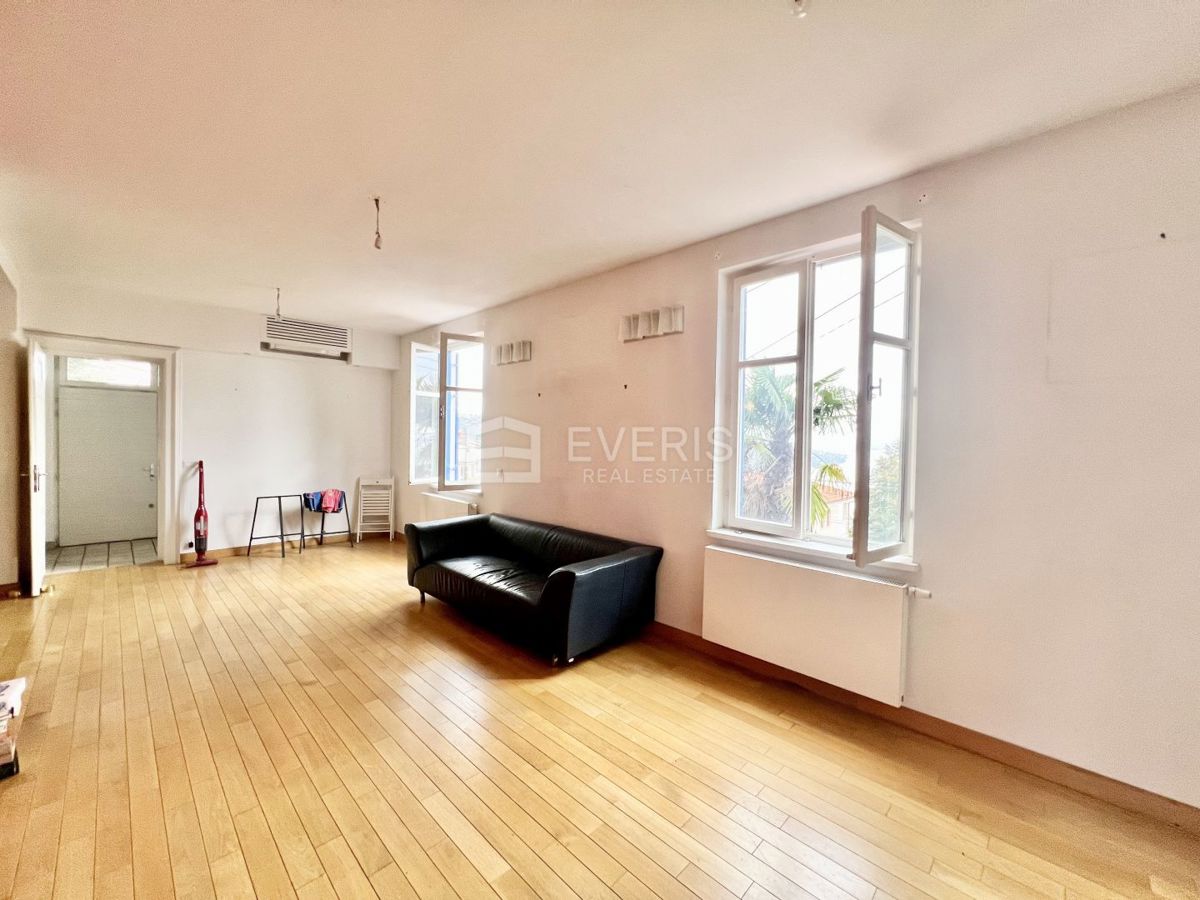 Pobri, Opatija - Okolica, 369m2