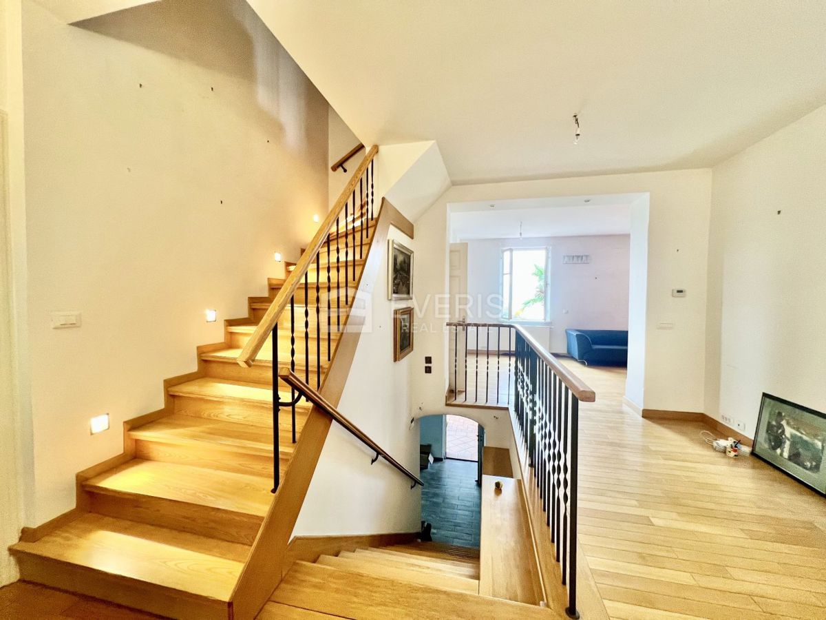 Pobri, Opatija - Okolica, 369m2