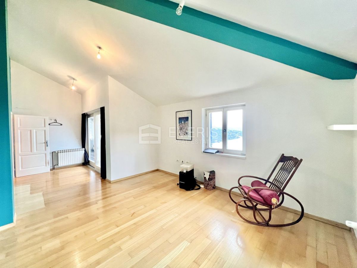 Pobri, Opatija - Okolica, 369m2