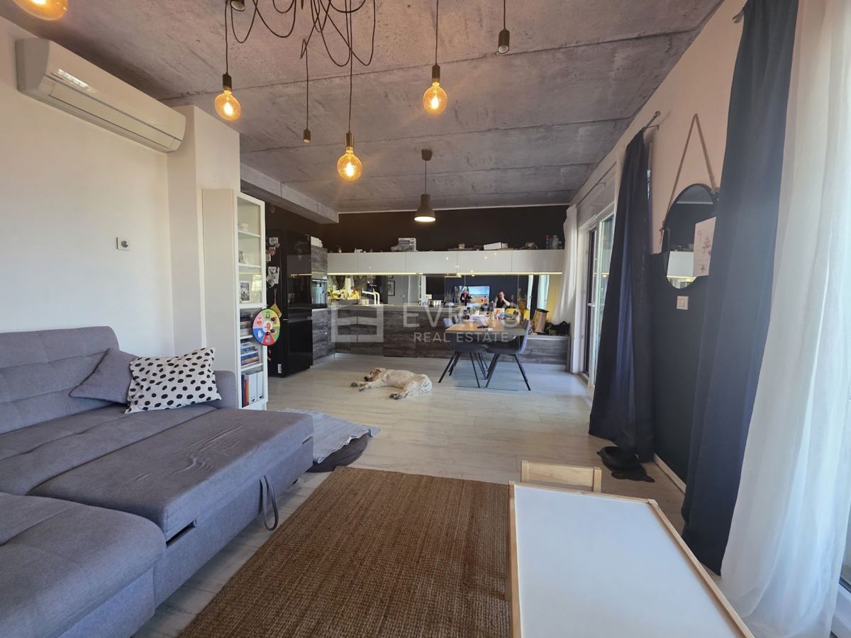 Rešetari, Kastav, 72m2